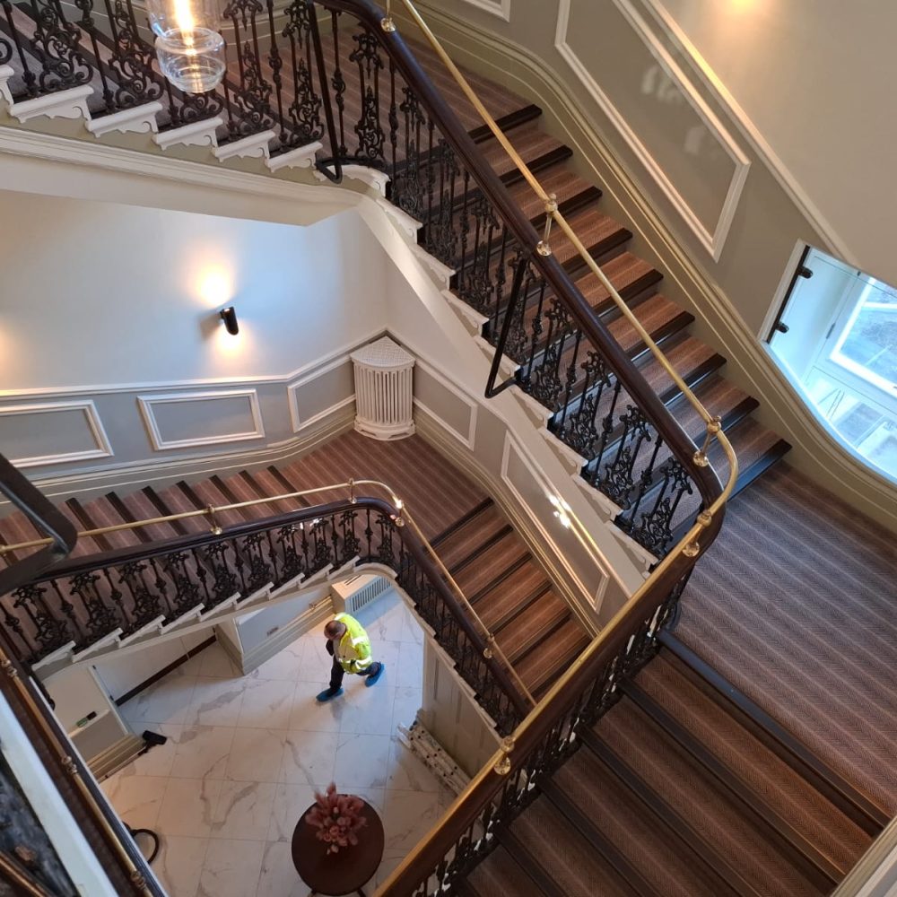 e4006e8b-8039-40d6-8df7-80a1d6cb3212